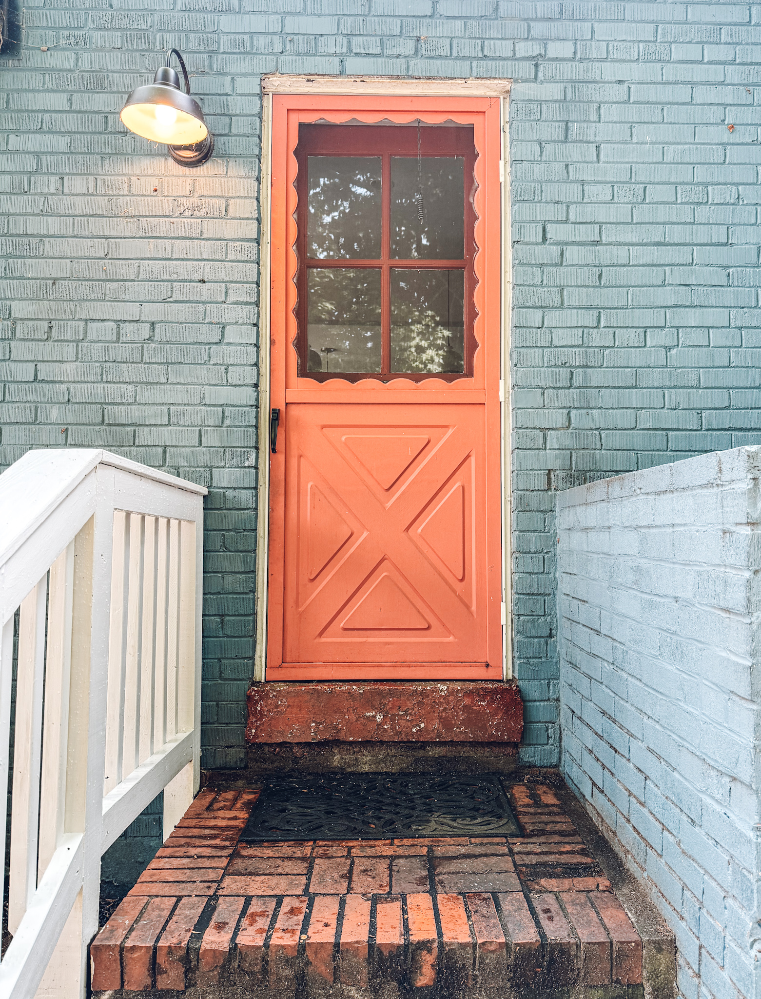 painting and staining outdoor furniture — or how I gave a mouse a cookie